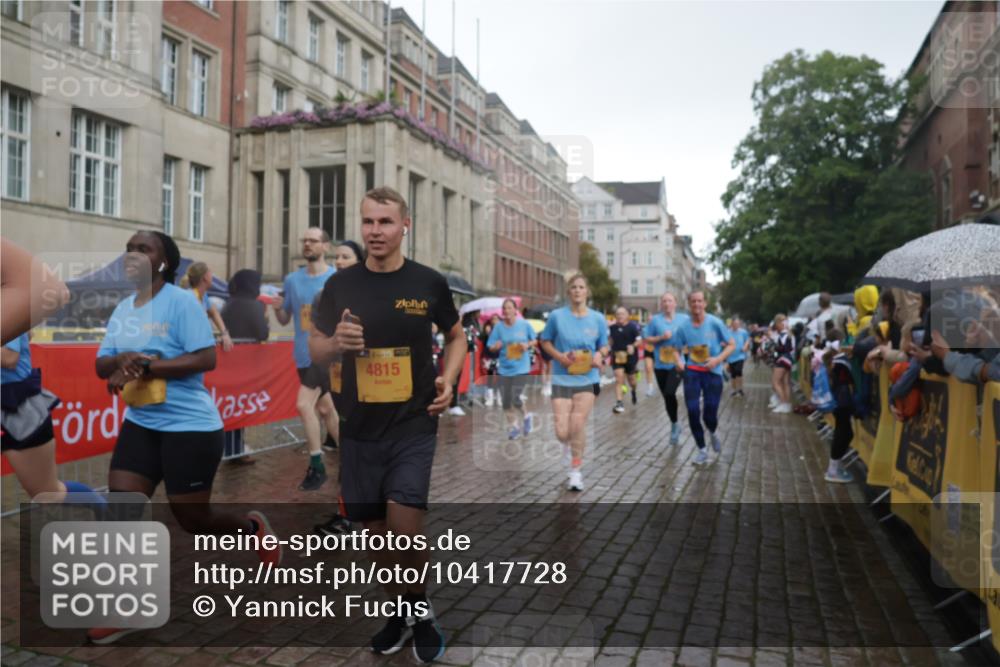 13.09.2026 - Kiel Lauf Yannick Fuchs http://msf.ph/oto/10417728 13.09.2026 10:49:51 Ziel 253, 1388, 1452, 2245, 2733, 3008, 3076, 3164, 3294, 3311, 3459, 3508, 4039, 4921, 5350, 5370, 5849, 6024, 6157, 6827, 6830, 6831, 7011, 7437, 8185, 8237, 8595, 8644, 8977, 9037, 9107, 9275, 9449, 10171, 10216, 10534, 10703, 10767, 11354, 11414, 11524, 11712, 12378, 12410, 12590, 959, 1770, 2010, 2133, 2167, 2245, 2668, 2705, 3259, 3523, 3528, 3895, 3979, 4049, 4169, 4599, 4815, 4937, 5054, 5179, 5480, 5614, 5651, 5741, 6024, 6034, 6292, 6321, 6339, 6855, 6877, 7182, 1533 meine-sportfotos.de