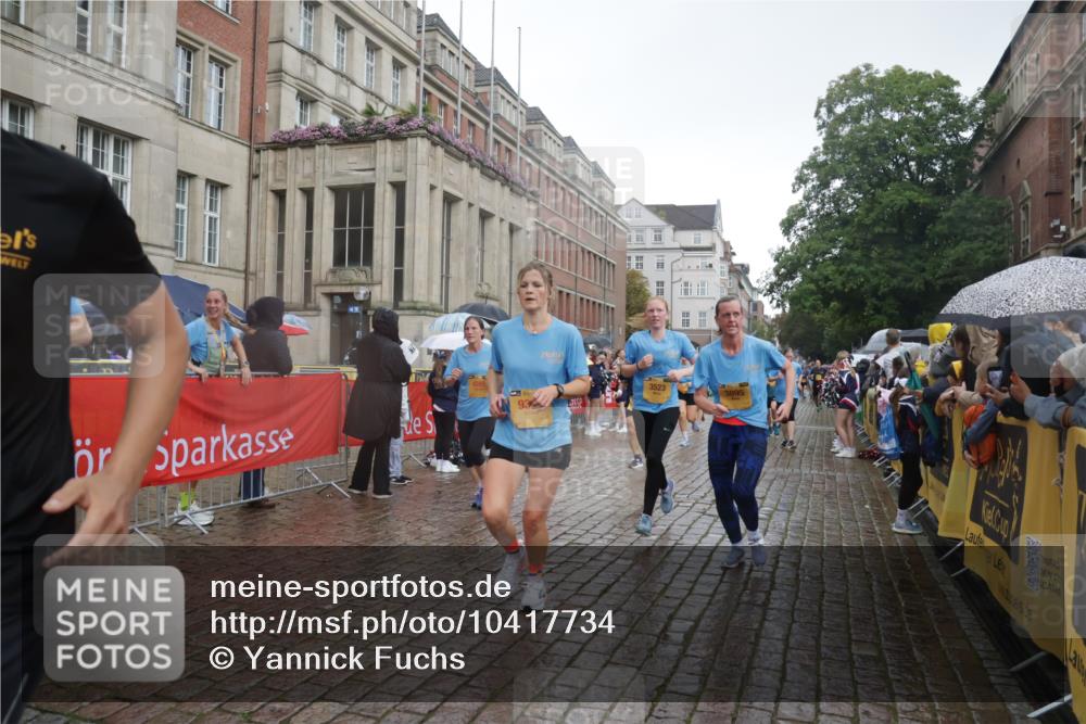 13.09.2026 - Kiel Lauf Yannick Fuchs http://msf.ph/oto/10417734 13.09.2026 10:49:52 Ziel 136, 253, 1388, 1452, 2733, 3008, 3076, 3164, 3294, 3311, 3459, 3508, 4039, 4921, 5350, 5370, 5685, 5849, 6157, 6827, 6830, 6831, 7011, 7437, 8185, 8237, 8595, 8644, 8977, 9037, 9107, 9275, 9449, 10171, 10216, 10534, 10703, 10767, 11354, 11414, 11524, 11712, 12378, 12410, 12590, 959, 1770, 2010, 2133, 2167, 2245, 2668, 2705, 3259, 3294, 3523, 3528, 3895, 3979, 4049, 4169, 4599, 4815, 4937, 5054, 5179, 5480, 5614, 5651, 5741, 6024, 6034, 6292, 6321, 6339, 6877, 7182 meine-sportfotos.de