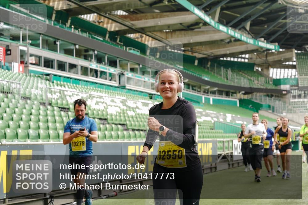 13.09.2026 - 21. swb-Marathon Bremen Michael Burmester http://msf.ph/oto/10417773 13.09.2026 10:42:49 Laufen im Stadion 10002, 10004, 10005, 10148, 10271, 10303, 10330, 10361, 10362, 10395, 10396, 10402, 10422, 10461, 10462, 10474, 10490, 10491, 10519, 10546, 10547, 10557, 10572, 10665, 10705, 10719, 10722, 10752, 10773, 10776, 10784, 10805, 10854, 10859, 10880, 10889, 10899, 10900, 10909, 10963, 10977, 11026, 11027, 11041, 11078, 11084, 11085, 11090, 11097, 11098, 11140, 11173, 11192, 11217, 11264, 11274, 11456, 11461, 11482 meine-sportfotos.de