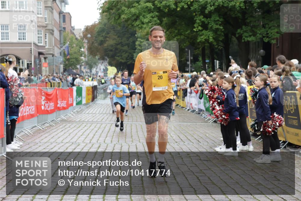 13.09.2026 - Kiel Lauf Yannick Fuchs http://msf.ph/oto/10417774 13.09.2026 09:39:08 Ziel 20, 1702, 1927, 12496, 12682, 682, 3814, 4314, 4518, 4975, 6989, 7747, 8313, 8482, 8943, 9759, 9838, 10415, 10894, 3522, 4104, 5272, 5398, 5869, 7216, 7431, 8591, 8807, 12833, 1806, 3344, 4043, 4518, 4975, 6989, 9825 meine-sportfotos.de