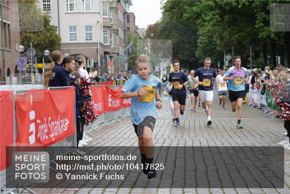 13.09.2026 - Kiel Lauf Yannick Fuchs http://msf.ph/oto/10417825 13.09.2026 09:39:11 Ziel 20, 1702, 1927, 5272, 5398, 5869, 7431, 12496, 12682, 682, 3814, 4314, 4975, 7747, 8313, 8482, 8943, 9759, 9838, 10415, 10894, 3522, 4104, 7216, 8591, 8807, 12833, 1806, 4043, 4518, 4975, 6989 meine-sportfotos.de