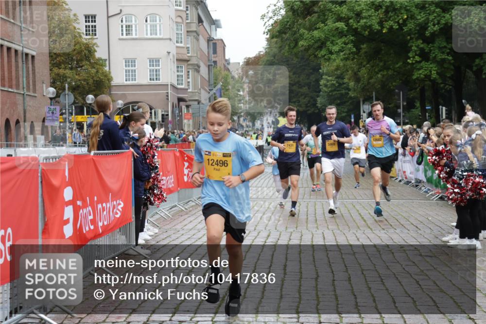 13.09.2026 - Kiel Lauf Yannick Fuchs http://msf.ph/oto/10417836 13.09.2026 09:39:11 Ziel 20, 1702, 1927, 5272, 5398, 5869, 7431, 12496, 12682, 682, 3814, 4314, 4975, 7747, 8313, 8482, 8943, 9759, 9838, 10415, 10894, 3522, 4104, 7216, 8591, 8807, 12833, 1806, 4043, 4518, 4975, 6989 meine-sportfotos.de