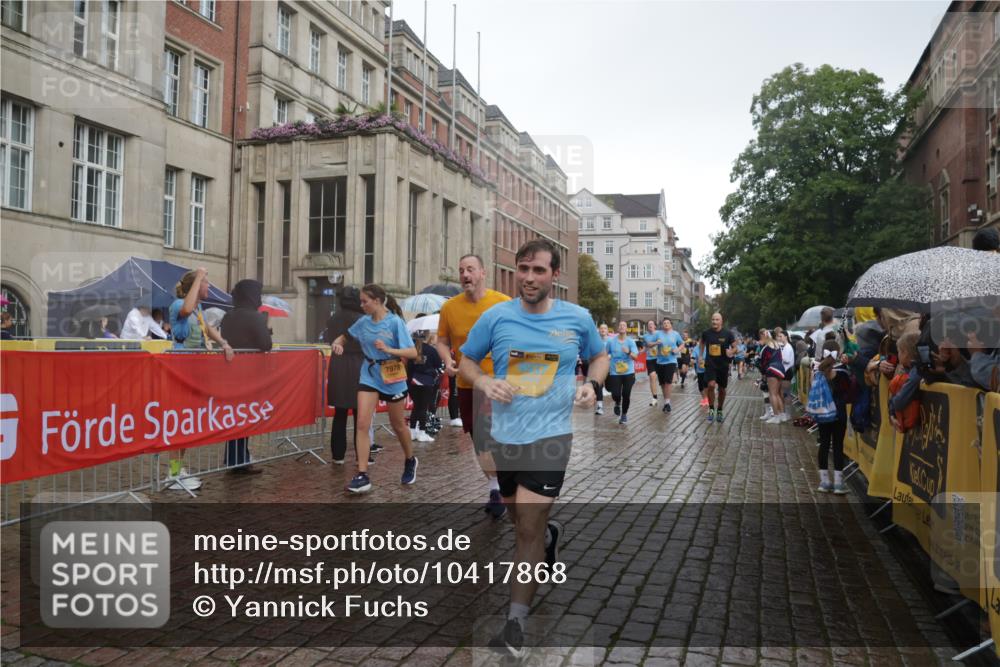 13.09.2026 - Kiel Lauf Yannick Fuchs http://msf.ph/oto/10417868 13.09.2026 10:49:58 Ziel 136, 253, 1401, 1452, 2733, 2901, 3008, 3076, 3164, 4039, 4317, 4921, 5115, 5370, 5438, 5685, 6827, 6830, 6831, 7437, 8185, 8237, 8459, 8595, 9449, 10171, 10216, 10237, 10297, 10534, 10767, 11414, 11437, 11485, 11524, 11712, 12590, 12664, 959, 1388, 1770, 2133, 2167, 2245, 2668, 2705, 3008, 3164, 3259, 3294, 3311, 3459, 3508, 3528, 3979, 4049, 4169, 4937, 5054, 5179, 5350, 5370, 5651, 5741, 5849, 6024, 6034, 6157, 6292, 6321, 6339, 6827, 6877, 7011, 8644, 8977, 9037, 177 meine-sportfotos.de