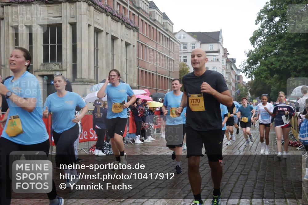 13.09.2026 - Kiel Lauf Yannick Fuchs http://msf.ph/oto/10417912 13.09.2026 10:50:01 Ziel 136, 253, 723, 1057, 1401, 1452, 2733, 2901, 3076, 4039, 4317, 4921, 5115, 5438, 5685, 5804, 6445, 6830, 7437, 8185, 8237, 8459, 8595, 8665, 10171, 10216, 10237, 10297, 10534, 10767, 11414, 11437, 11485, 11712, 11776, 12590, 12664, 12747, 959, 1388, 1770, 2167, 2245, 2668, 2705, 3008, 3164, 3259, 3294, 3311, 3459, 3508, 3528, 3979, 4049, 5054, 5179, 5350, 5370, 5651, 5741, 5849, 6024, 6034, 6157, 6292, 6321, 6339, 6827, 6830, 6831, 6877, 7011, 8644, 8977, 9037, 177 meine-sportfotos.de