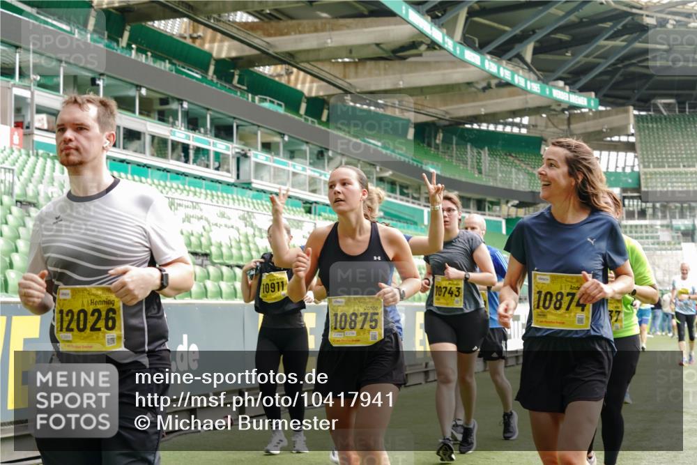 13.09.2026 - 21. swb-Marathon Bremen Michael Burmester http://msf.ph/oto/10417941 13.09.2026 10:42:54 Laufen im Stadion 10002, 10004, 10005, 10148, 10271, 10303, 10330, 10361, 10362, 10395, 10396, 10402, 10422, 10461, 10462, 10474, 10490, 10491, 10519, 10546, 10547, 10557, 10572, 10665, 10722, 10752, 10773, 10776, 10784, 10805, 10854, 10880, 10889, 10899, 10900, 10909, 10963, 10977, 11026, 11027, 11041, 11078, 11084, 11085, 11090, 11097, 11098, 11140, 11173, 11192, 11217, 11264, 11274, 11333, 11448, 11456, 11461, 11482 meine-sportfotos.de