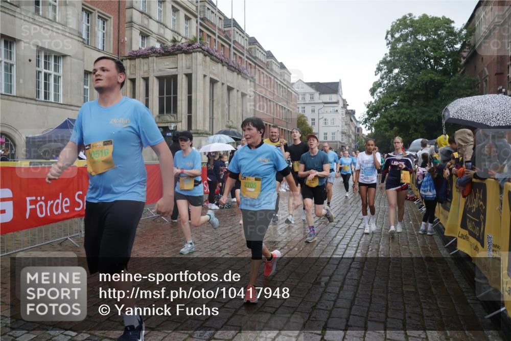 13.09.2026 - Kiel Lauf Yannick Fuchs http://msf.ph/oto/10417948 13.09.2026 10:50:03 Ziel 136, 253, 723, 1057, 1401, 1452, 2709, 2733, 2901, 3076, 4039, 4317, 4921, 5115, 5438, 5685, 5804, 6445, 7437, 8185, 8375, 8459, 8665, 10171, 10216, 10237, 10297, 10534, 10767, 11414, 11437, 11485, 11776, 12590, 12664, 12747, 959, 1388, 2167, 2245, 2668, 2705, 3008, 3164, 3259, 3294, 3311, 3459, 3508, 3528, 3979, 4049, 5179, 5350, 5370, 5651, 5741, 5849, 6024, 6157, 6292, 6321, 6339, 6827, 6830, 6831, 6877, 7011, 8237, 8644, 8977, 9037, 177, 6321 meine-sportfotos.de