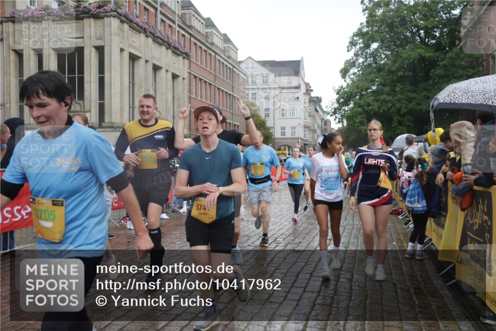 13.09.2026 - Kiel Lauf Yannick Fuchs http://msf.ph/oto/10417962 13.09.2026 10:50:04 Ziel 136, 253, 723, 1057, 1401, 1452, 2709, 2733, 2901, 3076, 4039, 4317, 4714, 4921, 5115, 5438, 5685, 5804, 6445, 7437, 7788, 8185, 8375, 8459, 8665, 10171, 10216, 10237, 10297, 10534, 10767, 11414, 11437, 11485, 11776, 12590, 12664, 12747, 959, 1388, 2167, 2245, 2668, 2705, 3008, 3164, 3259, 3294, 3311, 3459, 3508, 3528, 3979, 4039, 4049, 5179, 5350, 5370, 5651, 5741, 5849, 6024, 6157, 6292, 6321, 6339, 6827, 6830, 6831, 6877, 7011, 8237, 8644, 8977, 9037, 177, 3259, 6321 meine-sportfotos.de