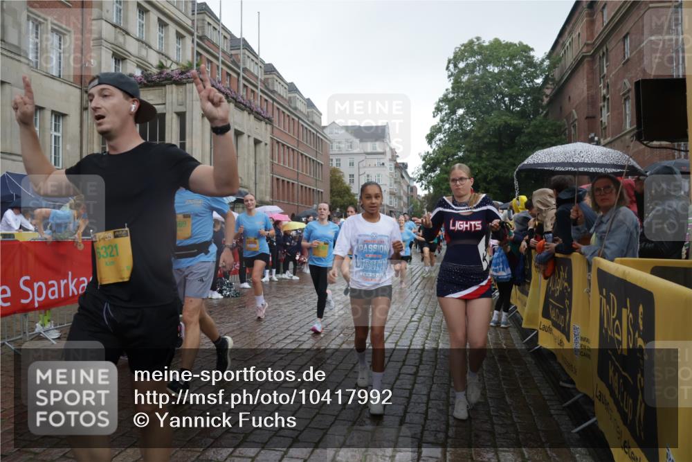 13.09.2026 - Kiel Lauf Yannick Fuchs http://msf.ph/oto/10417992 13.09.2026 10:50:05 Ziel 124, 136, 253, 723, 1057, 1401, 1452, 2709, 2733, 2901, 3076, 4317, 4714, 4921, 5115, 5438, 5685, 5804, 6445, 7788, 8185, 8375, 8459, 8665, 10171, 10216, 10237, 10297, 11437, 11485, 11776, 12590, 12664, 12747, 253, 959, 1388, 1452, 2167, 2245, 2668, 2705, 2733, 3008, 3164, 3259, 3294, 3311, 3459, 3508, 3528, 3979, 4039, 4049, 5179, 5350, 5370, 5651, 5849, 6024, 6157, 6292, 6321, 6339, 6827, 6830, 6831, 6877, 7011, 8237, 8644, 8977, 9037, 177, 3259, 6321, 8717 meine-sportfotos.de