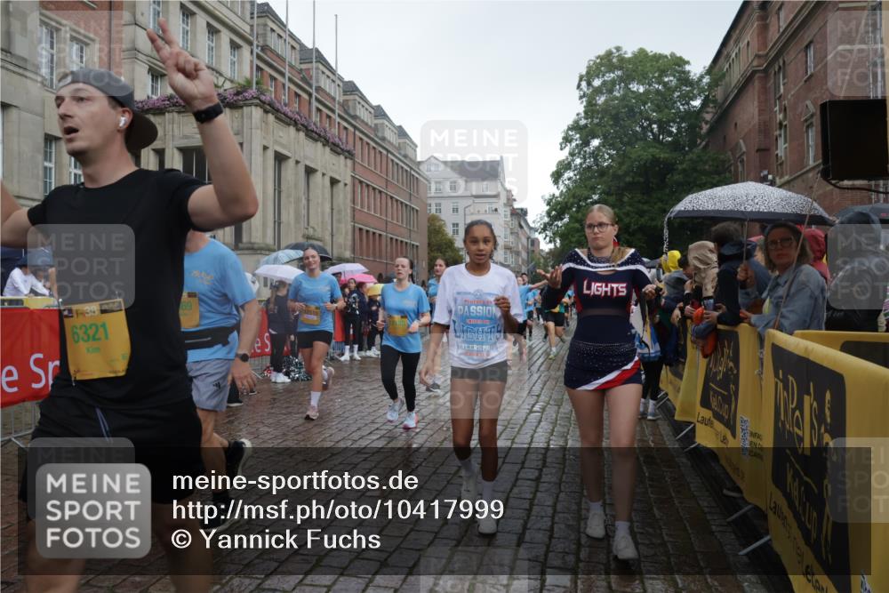 13.09.2026 - Kiel Lauf Yannick Fuchs http://msf.ph/oto/10417999 13.09.2026 10:50:06 Ziel 124, 136, 723, 1057, 1401, 2709, 2901, 3076, 4317, 4714, 4921, 5115, 5394, 5438, 5685, 5804, 6445, 7788, 8375, 8459, 8665, 10171, 10216, 10237, 10297, 11437, 11485, 11776, 12590, 12664, 12747, 253, 1388, 1452, 2167, 2245, 2668, 2733, 3008, 3076, 3164, 3259, 3294, 3311, 3459, 3508, 3979, 4039, 4049, 4921, 5179, 5350, 5370, 5651, 5849, 6024, 6157, 6292, 6321, 6339, 6827, 6830, 6831, 6877, 7011, 8237, 8644, 8977, 9037, 177, 3259, 6321, 8717 meine-sportfotos.de