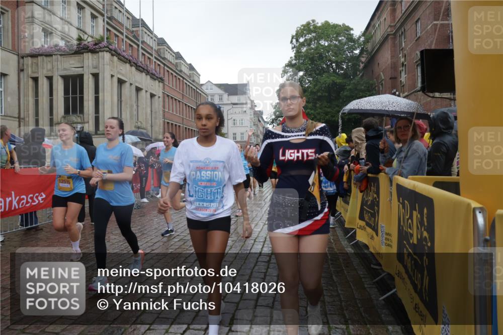13.09.2026 - Kiel Lauf Yannick Fuchs http://msf.ph/oto/10418026 13.09.2026 10:50:06 Ziel 124, 136, 723, 1057, 1401, 2709, 2901, 3076, 4317, 4714, 4921, 5115, 5394, 5438, 5685, 5804, 6445, 7788, 8375, 8459, 8665, 10171, 10216, 10237, 10297, 11437, 11485, 11776, 12590, 12664, 12747, 253, 1388, 1452, 2167, 2245, 2668, 2733, 3008, 3076, 3164, 3259, 3294, 3311, 3459, 3508, 3979, 4039, 4049, 4921, 5179, 5350, 5370, 5651, 5849, 6024, 6157, 6292, 6321, 6339, 6827, 6830, 6831, 6877, 7011, 8237, 8644, 8977, 9037, 177, 3259, 6321, 8717 meine-sportfotos.de
