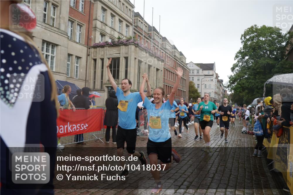 13.09.2026 - Kiel Lauf Yannick Fuchs http://msf.ph/oto/10418037 13.09.2026 10:50:08 Ziel 124, 707, 723, 1057, 1401, 2709, 2901, 3889, 4317, 4714, 5115, 5394, 5438, 5804, 6445, 7788, 7806, 8375, 8398, 8459, 8665, 9949, 10237, 10297, 11391, 11437, 11485, 11776, 12664, 12747, 136, 253, 1388, 1452, 2167, 2245, 2668, 2733, 3008, 3076, 3164, 3294, 3311, 3459, 3508, 3979, 4039, 4049, 4921, 5115, 5179, 5350, 5370, 5651, 5685, 5849, 6024, 6157, 6292, 6339, 6827, 6830, 6831, 6877, 7011, 8237, 8644, 8977, 9037, 177, 3259, 6321, 8717 meine-sportfotos.de