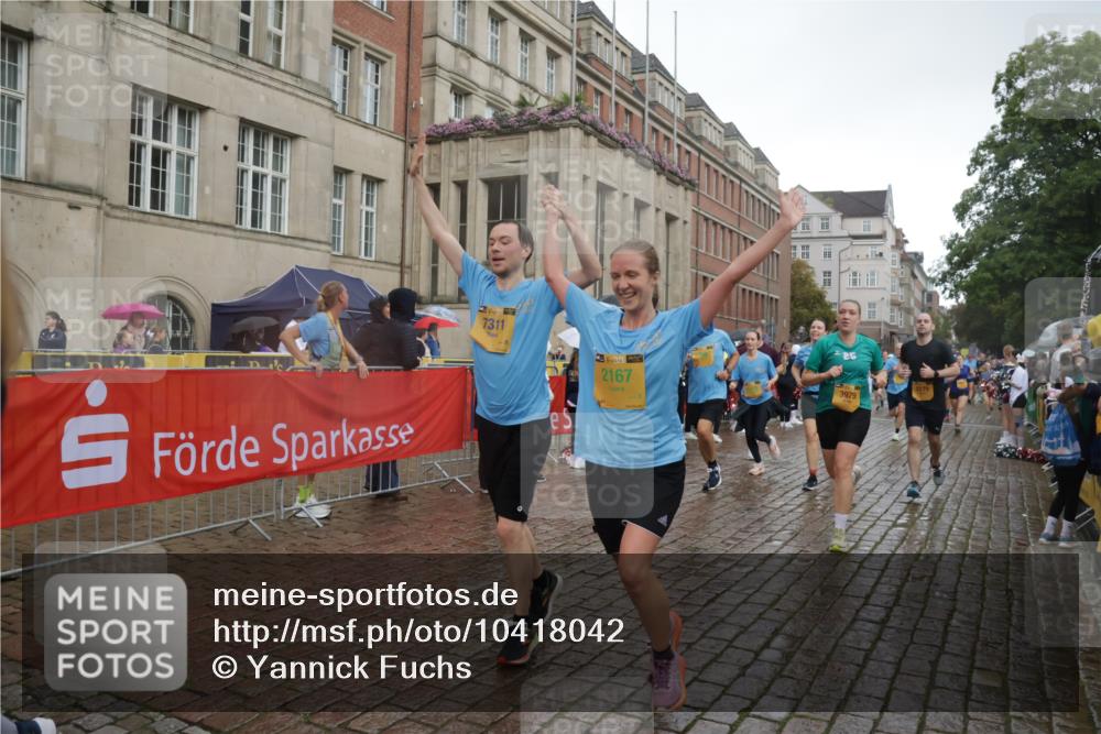 13.09.2026 - Kiel Lauf Yannick Fuchs http://msf.ph/oto/10418042 13.09.2026 10:50:08 Ziel 124, 707, 723, 1057, 1401, 2709, 2901, 3889, 4317, 4714, 5115, 5394, 5438, 5804, 6445, 7788, 7806, 8375, 8398, 8459, 8665, 9949, 10237, 10297, 11391, 11437, 11485, 11776, 12664, 12747, 136, 253, 1388, 1452, 2167, 2245, 2668, 2733, 3008, 3076, 3164, 3294, 3311, 3459, 3508, 3979, 4039, 4049, 4921, 5115, 5179, 5350, 5370, 5651, 5685, 5849, 6024, 6157, 6292, 6339, 6827, 6830, 6831, 6877, 7011, 8237, 8644, 8977, 9037, 177, 3259, 6321, 8717 meine-sportfotos.de