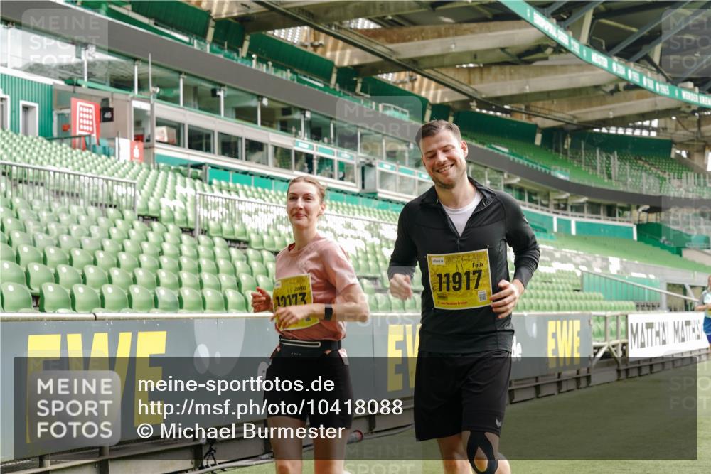 13.09.2026 - 21. swb-Marathon Bremen Michael Burmester http://msf.ph/oto/10418088 13.09.2026 10:42:58 Laufen im Stadion 10002, 10004, 10005, 10148, 10271, 10303, 10330, 10335, 10361, 10362, 10395, 10396, 10402, 10422, 10461, 10462, 10474, 10490, 10491, 10519, 10546, 10547, 10557, 10572, 10605, 10606, 10665, 10752, 10773, 10776, 10784, 10805, 10854, 10880, 10889, 10899, 10900, 10909, 10963, 10977, 11026, 11027, 11041, 11078, 11084, 11085, 11090, 11097, 11098, 11140, 11173, 11192, 11217, 11264, 11274, 11333, 11337, 11448, 11456, 11461, 11482 meine-sportfotos.de