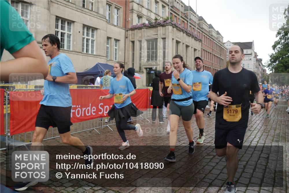 13.09.2026 - Kiel Lauf Yannick Fuchs http://msf.ph/oto/10418090 13.09.2026 10:50:10 Ziel 124, 706, 707, 723, 1008, 1057, 1154, 1401, 2709, 2901, 3889, 4317, 4714, 4743, 5394, 5438, 5804, 6248, 6250, 6445, 7788, 7791, 7806, 8375, 8398, 8665, 9034, 9423, 9949, 10237, 11391, 11437, 11776, 12664, 12747, 136, 253, 1388, 1452, 2245, 2668, 2733, 3008, 3076, 3164, 3294, 3311, 3459, 3508, 3979, 4039, 4049, 4317, 4921, 5115, 5179, 5350, 5370, 5651, 5685, 5849, 6024, 6157, 6292, 6339, 6827, 6830, 6831, 6877, 7011, 8237, 8644, 8977, 9037, 177, 3259, 6321, 8717 meine-sportfotos.de