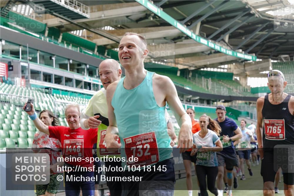 13.09.2026 - 21. swb-Marathon Bremen Michael Burmester http://msf.ph/oto/10418145 13.09.2026 13:20:27 Laufen im Stadion 333, 464, 512, 620, 704, 938, 1066, 1129, 1156, 1158, 1409, 1439, 1446, 1506, 1676, 1697, 1756, 1808, 1815, 1846, 1916, 2010, 2028, 2064, 2139, 2201, 2240, 2258, 2278, 2315, 2349, 2394, 2395, 2414, 2417, 2437, 2501, 2519, 2533, 2557, 2563, 2588, 2626, 2689, 2694, 2695, 2702, 2703, 2722, 2736, 2756, 2793, 2843, 2886, 2983, 3004, 3010, 3017, 3018, 3031, 3035, 3036, 3037, 3046, 3059, 3070, 3072, 3074, 3102, 3116, 3139, 3189, 3198, 3243, 3263, 3264, 3310, 3315 meine-sportfotos.de