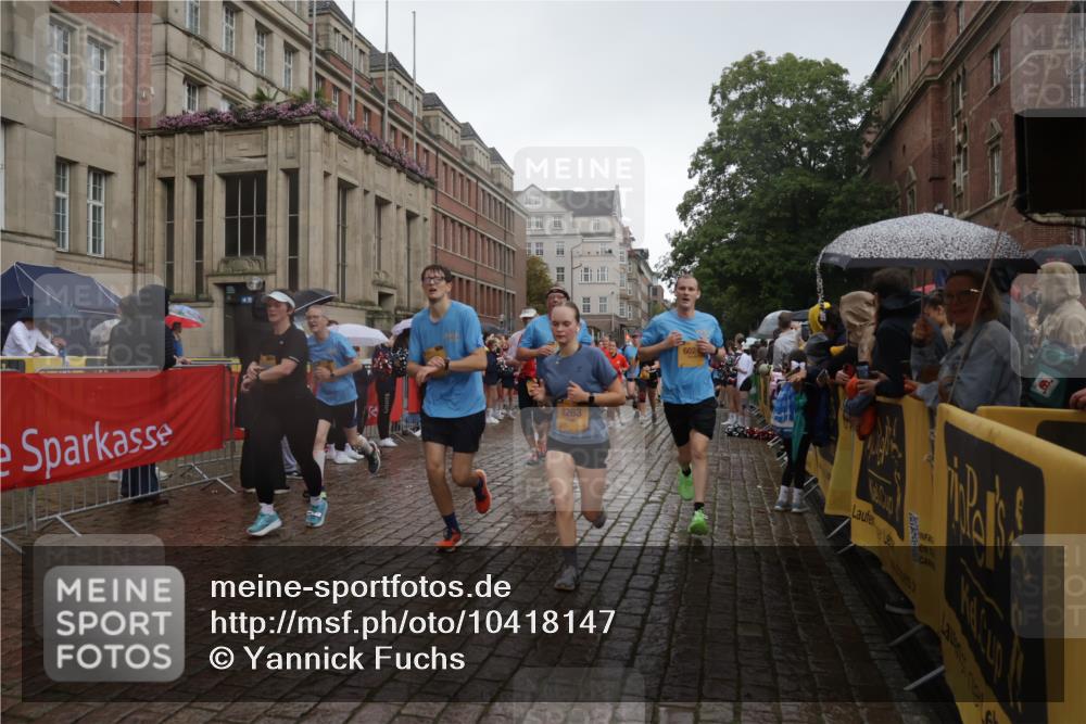 13.09.2026 - Kiel Lauf Yannick Fuchs http://msf.ph/oto/10418147 13.09.2026 10:50:14 Ziel 124, 177, 706, 707, 723, 1008, 1057, 1154, 2709, 3214, 3216, 3436, 3889, 4714, 4743, 5394, 5456, 5804, 6248, 6250, 6445, 7788, 7791, 7806, 8375, 8398, 8665, 8779, 8880, 9034, 9231, 9423, 9949, 11391, 11413, 11545, 11614, 11776, 12747, 136, 253, 1057, 1388, 1401, 1452, 2245, 2733, 2901, 3008, 3076, 3164, 3294, 3311, 3459, 3508, 4039, 4049, 4317, 4921, 5115, 5350, 5370, 5438, 5685, 5849, 6024, 6157, 6827, 6830, 6831, 6877, 7011, 8237, 8644, 8977, 9037, 3259, 8717 meine-sportfotos.de