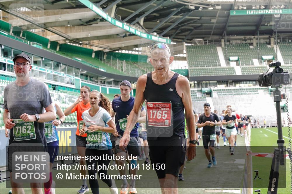 13.09.2026 - 21. swb-Marathon Bremen Michael Burmester http://msf.ph/oto/10418150 13.09.2026 13:20:28 Laufen im Stadion 333, 464, 512, 620, 704, 938, 1066, 1129, 1156, 1158, 1409, 1439, 1446, 1506, 1676, 1697, 1756, 1808, 1815, 1846, 1916, 2010, 2028, 2064, 2139, 2201, 2240, 2258, 2278, 2315, 2349, 2394, 2395, 2414, 2417, 2437, 2501, 2519, 2533, 2557, 2563, 2588, 2626, 2689, 2694, 2695, 2702, 2703, 2722, 2736, 2756, 2793, 2843, 2886, 2983, 3004, 3010, 3017, 3018, 3031, 3035, 3036, 3037, 3046, 3059, 3070, 3074, 3102, 3116, 3139, 3144, 3189, 3198, 3243, 3263, 3264, 3310, 3315 meine-sportfotos.de