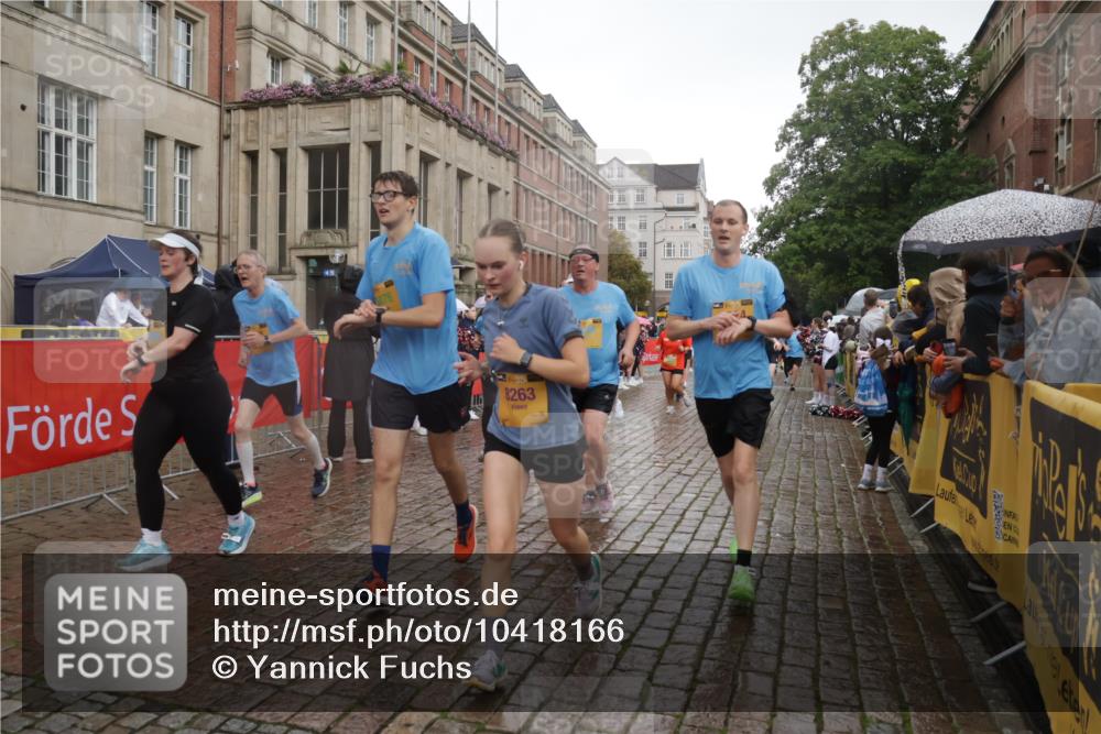 13.09.2026 - Kiel Lauf Yannick Fuchs http://msf.ph/oto/10418166 13.09.2026 10:50:15 Ziel 124, 177, 706, 707, 723, 1008, 1154, 2709, 3214, 3216, 3436, 3889, 4270, 4714, 4743, 5394, 5456, 5804, 6248, 6250, 6445, 7788, 7791, 7806, 8375, 8398, 8665, 8779, 8865, 8866, 8880, 9034, 9231, 9325, 9423, 9949, 10382, 11391, 11413, 11545, 11614, 11776, 136, 253, 1057, 1388, 1401, 1452, 2245, 2733, 2901, 3008, 3076, 3164, 3294, 3311, 3459, 3508, 4039, 4317, 4921, 5115, 5350, 5370, 5438, 5685, 5849, 6024, 6157, 6827, 6830, 6831, 7011, 8237, 8644, 8977, 9037, 8717 meine-sportfotos.de