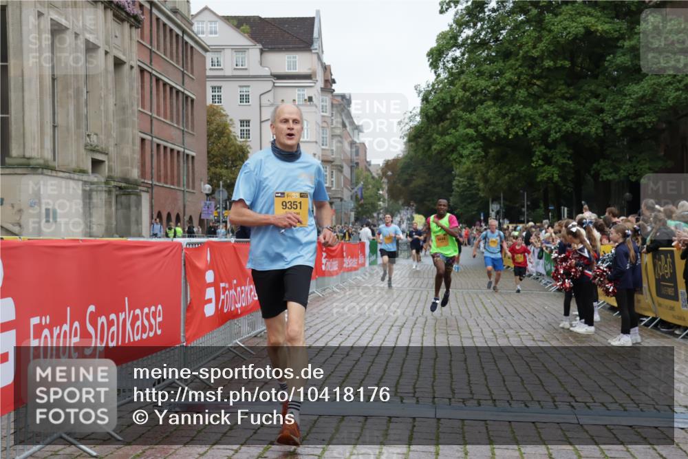 13.09.2026 - Kiel Lauf Yannick Fuchs http://msf.ph/oto/10418176 13.09.2026 09:39:35 Ziel 3522, 4104, 8591, 8807, 9351, 9444, 9782, 10303, 10769, 12172, 20, 1702, 1927, 5272, 5398, 5869, 7216, 7431, 8591, 12496, 12682, 12833, 2123, 2510, 4090, 4605, 4862, 8620, 9367, 10031, 11034, 682, 1702, 4314, 8313, 8943, 9838 meine-sportfotos.de