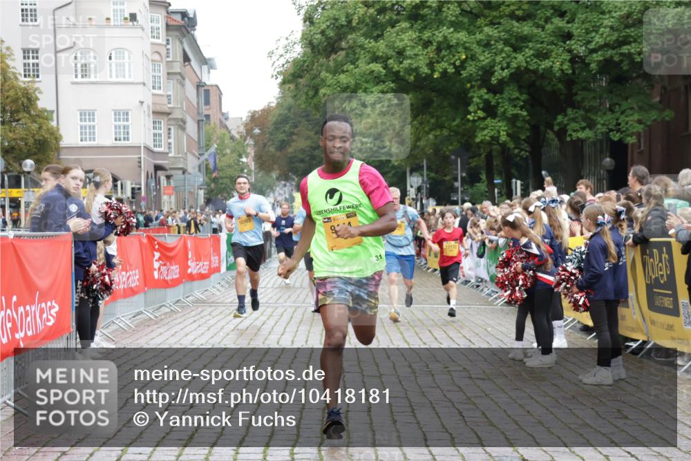 13.09.2026 - Kiel Lauf Yannick Fuchs http://msf.ph/oto/10418181 13.09.2026 09:39:37 Ziel 4104, 8807, 9351, 9444, 9782, 10303, 10769, 12172, 20, 1702, 1927, 3522, 4104, 5272, 5398, 5869, 7216, 7431, 8591, 12496, 12682, 12833, 2123, 2510, 4090, 4605, 4862, 6209, 8620, 9367, 10031, 11034, 682, 1702, 1927, 8943 meine-sportfotos.de