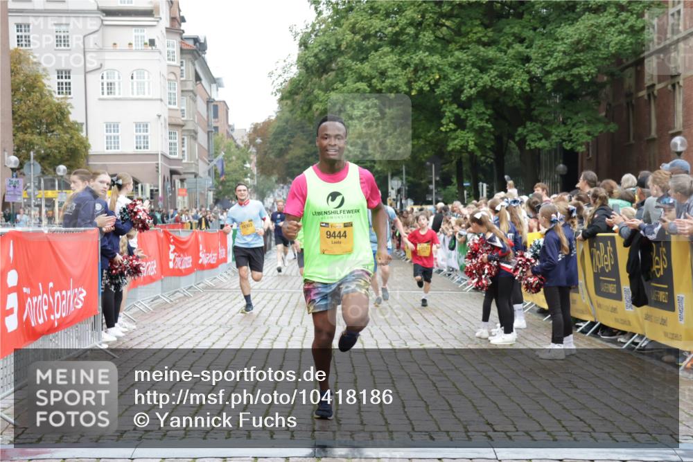 13.09.2026 - Kiel Lauf Yannick Fuchs http://msf.ph/oto/10418186 13.09.2026 09:39:37 Ziel 4104, 8807, 9351, 9444, 9782, 10303, 10769, 12172, 20, 1702, 1927, 3522, 4104, 5272, 5398, 5869, 7216, 7431, 8591, 12496, 12682, 12833, 2123, 2510, 4090, 4605, 4862, 6209, 8620, 9367, 10031, 11034, 682, 1702, 1927, 8943 meine-sportfotos.de