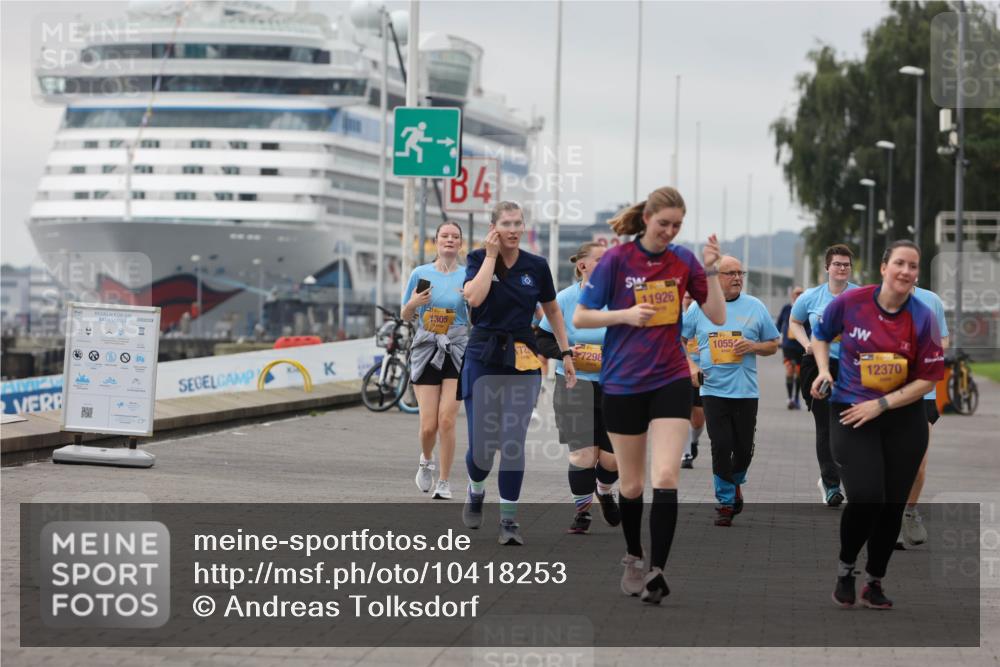 13.09.2026 - Kiel Lauf Andreas Tolksdorf http://msf.ph/oto/10418253 13.09.2026 10:08:25 Kiellinie 1305, 7298, 11926, 1055, 12370 meine-sportfotos.de