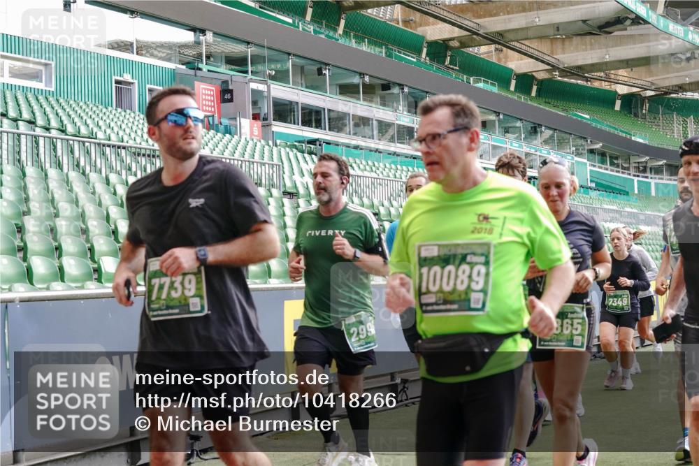 13.09.2026 - 21. swb-Marathon Bremen Michael Burmester http://msf.ph/oto/10418266 13.09.2026 13:20:31 Laufen im Stadion 333, 464, 512, 620, 704, 782, 938, 1066, 1129, 1156, 1158, 1316, 1409, 1439, 1446, 1676, 1697, 1756, 1808, 1815, 1846, 1916, 2010, 2028, 2064, 2139, 2201, 2240, 2258, 2278, 2315, 2349, 2394, 2395, 2414, 2417, 2437, 2501, 2519, 2533, 2563, 2588, 2626, 2689, 2694, 2695, 2702, 2703, 2722, 2736, 2756, 2793, 2843, 2886, 2983, 3004, 3010, 3017, 3018, 3031, 3035, 3036, 3037, 3046, 3059, 3070, 3074, 3102, 3116, 3139, 3144, 3189, 3198, 3243, 3263, 3264, 3310, 3315 meine-sportfotos.de