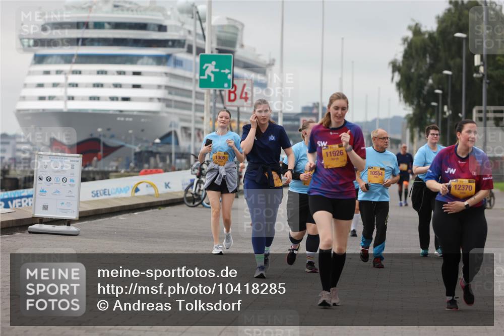 13.09.2026 - Kiel Lauf Andreas Tolksdorf http://msf.ph/oto/10418285 13.09.2026 10:08:25 Kiellinie 33, 4, 1305, 11926, 10554, 12370 meine-sportfotos.de
