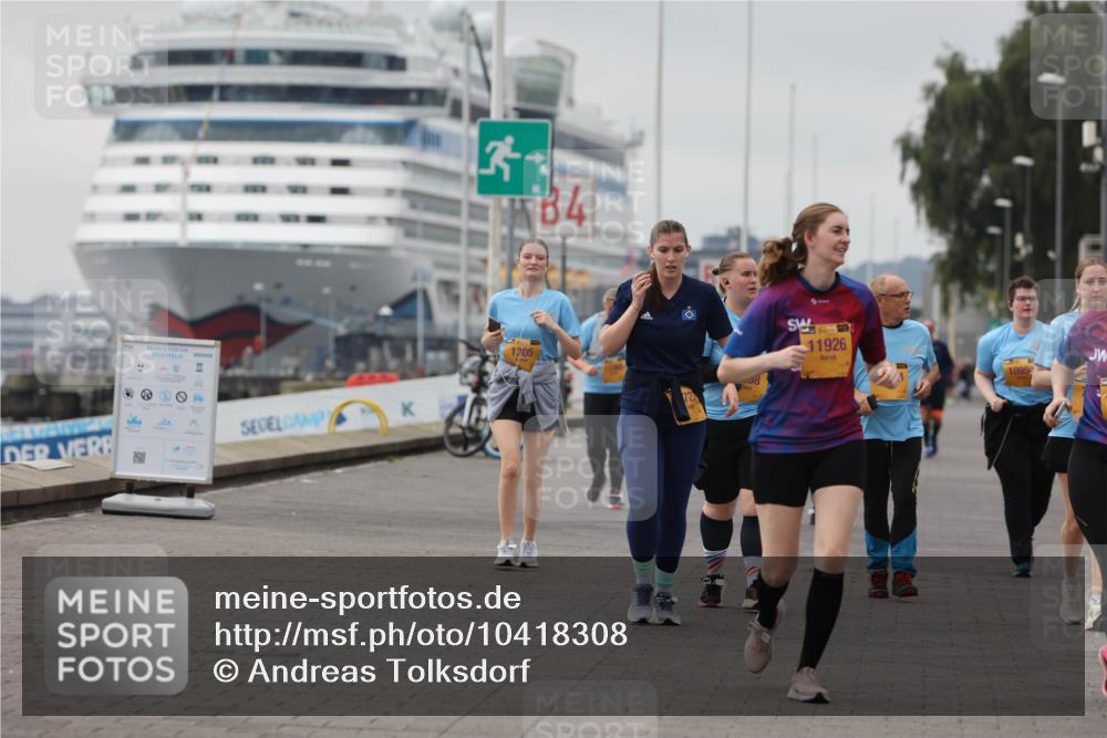 13.09.2026 - Kiel Lauf Andreas Tolksdorf http://msf.ph/oto/10418308 13.09.2026 10:08:26 Kiellinie 1305, 4, 58, 11926, 10959 meine-sportfotos.de