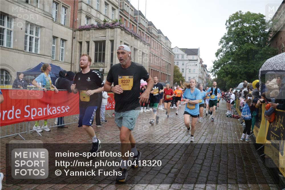 13.09.2026 - Kiel Lauf Yannick Fuchs http://msf.ph/oto/10418320 13.09.2026 10:50:25 Ziel 177, 213, 274, 576, 807, 835, 952, 1008, 1124, 1779, 1980, 3032, 3214, 3216, 3436, 3737, 3769, 3929, 4270, 4743, 4922, 5100, 5456, 6127, 6248, 6250, 6864, 7266, 7520, 7791, 8086, 8365, 8753, 8779, 8865, 8866, 8880, 9148, 9231, 9325, 9434, 10382, 10486, 11080, 11413, 11545, 11614, 12117, 12288, 124, 136, 253, 706, 707, 723, 1008, 1057, 1154, 1401, 1452, 2709, 2733, 2901, 3076, 3889, 4039, 4317, 4714, 4743, 4921, 5115, 5394, 5438, 5685, 5804, 6248, 6250, 6445, 6830, 6831, 8237 meine-sportfotos.de
