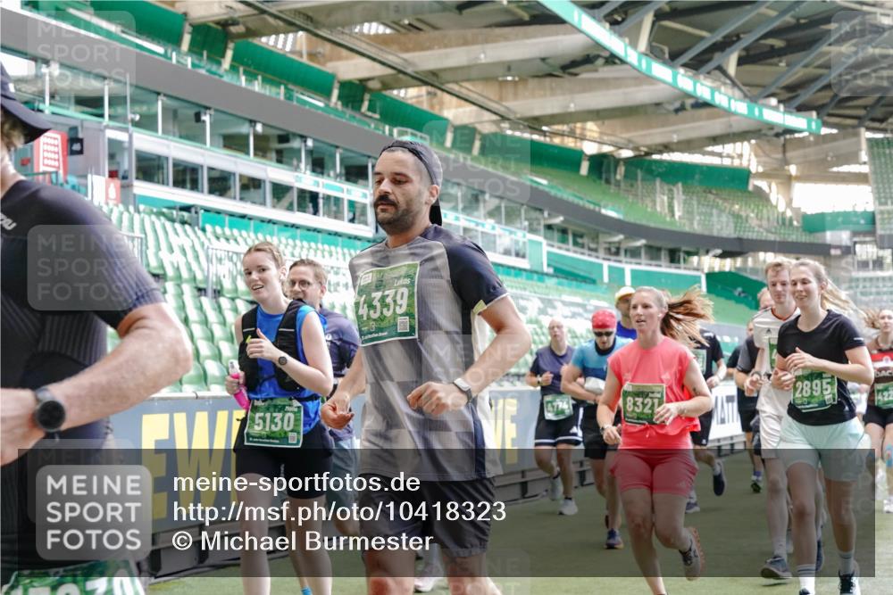 13.09.2026 - 21. swb-Marathon Bremen Michael Burmester http://msf.ph/oto/10418323 13.09.2026 13:20:33 Laufen im Stadion 333, 464, 512, 620, 704, 782, 938, 1066, 1129, 1156, 1158, 1316, 1409, 1439, 1446, 1676, 1697, 1756, 1808, 1815, 1846, 1916, 2010, 2028, 2064, 2139, 2201, 2240, 2258, 2278, 2315, 2349, 2394, 2395, 2414, 2417, 2437, 2501, 2519, 2533, 2588, 2626, 2689, 2694, 2695, 2702, 2703, 2722, 2736, 2756, 2793, 2843, 2886, 2983, 3004, 3010, 3017, 3018, 3031, 3035, 3036, 3037, 3046, 3059, 3070, 3074, 3102, 3116, 3139, 3144, 3189, 3243, 3263, 3264, 3310, 3315 meine-sportfotos.de