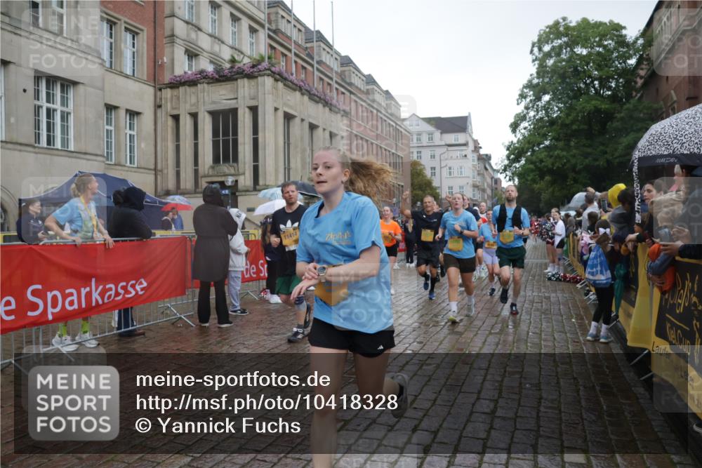 13.09.2026 - Kiel Lauf Yannick Fuchs http://msf.ph/oto/10418328 13.09.2026 10:50:26 Ziel 177, 213, 274, 576, 807, 835, 952, 1124, 1779, 1980, 3032, 3214, 3216, 3436, 3737, 3769, 3929, 4270, 4922, 5100, 5456, 5549, 6127, 6666, 6864, 7266, 7520, 8086, 8365, 8753, 8779, 8865, 8866, 8880, 9148, 9231, 9325, 9433, 9434, 10382, 10486, 11080, 11413, 11545, 11614, 12117, 12288, 12429, 124, 136, 253, 706, 707, 723, 1008, 1057, 1154, 1401, 1452, 2709, 2733, 2901, 3076, 3889, 4039, 4317, 4714, 4743, 4921, 5115, 5394, 5438, 5685, 5804, 6248, 6250, 6445, 6830, 8237 meine-sportfotos.de
