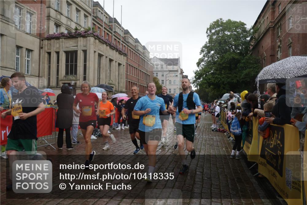 13.09.2026 - Kiel Lauf Yannick Fuchs http://msf.ph/oto/10418335 13.09.2026 10:50:27 Ziel 177, 213, 274, 576, 807, 835, 952, 1124, 1779, 1980, 3032, 3214, 3216, 3436, 3737, 3769, 3929, 4270, 4922, 5100, 5456, 5549, 6127, 6666, 6864, 7266, 7520, 8086, 8131, 8365, 8753, 8779, 8865, 8866, 8880, 9148, 9231, 9325, 9433, 9434, 10382, 10486, 11080, 11413, 11545, 11614, 12117, 12288, 12429, 124, 136, 177, 253, 706, 707, 723, 1008, 1057, 1154, 1401, 1452, 2709, 2733, 2901, 3076, 3889, 4039, 4317, 4714, 4743, 4921, 5115, 5394, 5438, 5685, 5804, 6248, 6250, 6445, 8237 meine-sportfotos.de