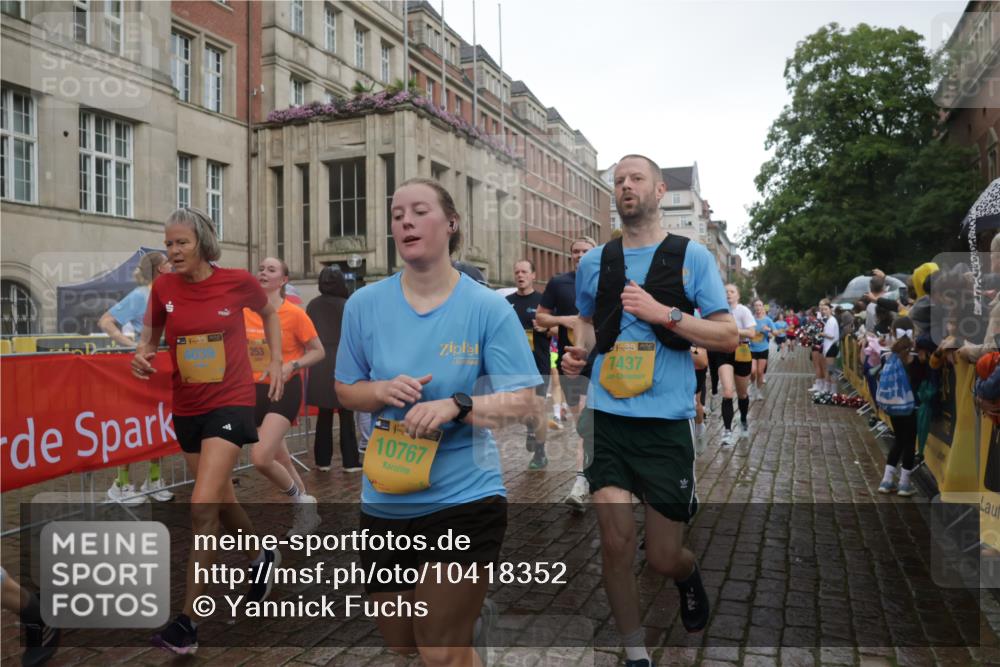 13.09.2026 - Kiel Lauf Yannick Fuchs http://msf.ph/oto/10418352 13.09.2026 10:50:28 Ziel 213, 274, 576, 807, 835, 952, 1124, 1779, 1904, 1980, 3032, 3214, 3216, 3436, 3737, 3769, 3929, 4270, 4922, 5100, 5456, 5549, 5800, 6127, 6666, 6864, 7266, 7520, 8086, 8131, 8365, 8753, 8779, 8865, 8866, 8880, 9148, 9231, 9325, 9433, 9434, 10382, 10486, 11080, 11413, 11614, 12117, 12288, 12429, 124, 136, 177, 253, 706, 707, 723, 1008, 1057, 1154, 1401, 1452, 2709, 2733, 2901, 3076, 3436, 3889, 4039, 4317, 4714, 4743, 4921, 5115, 5394, 5438, 5456, 5685, 5804, 6248, 6250, 6445 meine-sportfotos.de