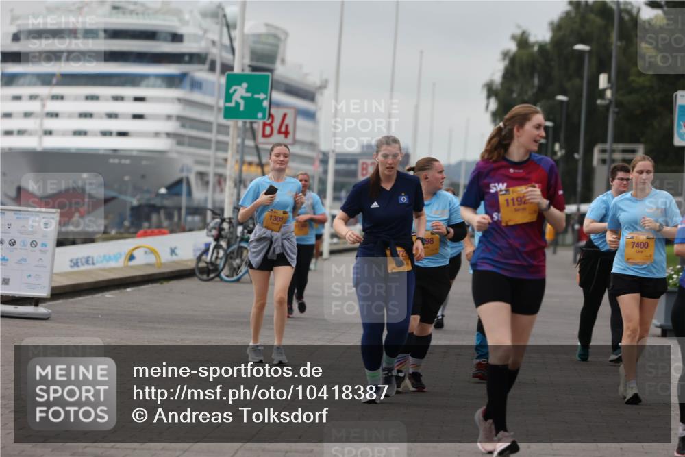 13.09.2026 - Kiel Lauf Andreas Tolksdorf http://msf.ph/oto/10418387 13.09.2026 10:08:27 Kiellinie 84, 1305, 98, 1192, 7400 meine-sportfotos.de