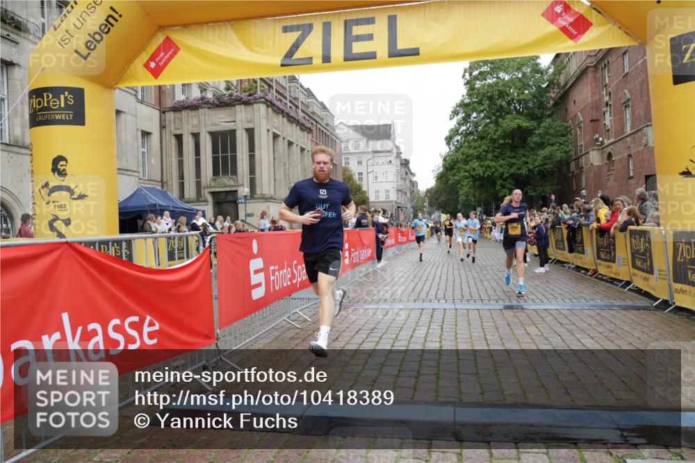 13.09.2026 - Kiel Lauf Yannick Fuchs http://msf.ph/oto/10418389 13.09.2026 09:39:46 Ziel 2510, 4090, 4605, 4862, 8620, 9367, 9782, 10303, 10769, 12172, 3522, 4104, 5272, 5398, 5869, 7216, 7431, 8591, 8807, 9351, 9444, 12682, 12833, 1120, 2123, 3416, 5946, 6209, 10031, 11034, 20, 1927, 5869, 7431, 12496, 12682 meine-sportfotos.de