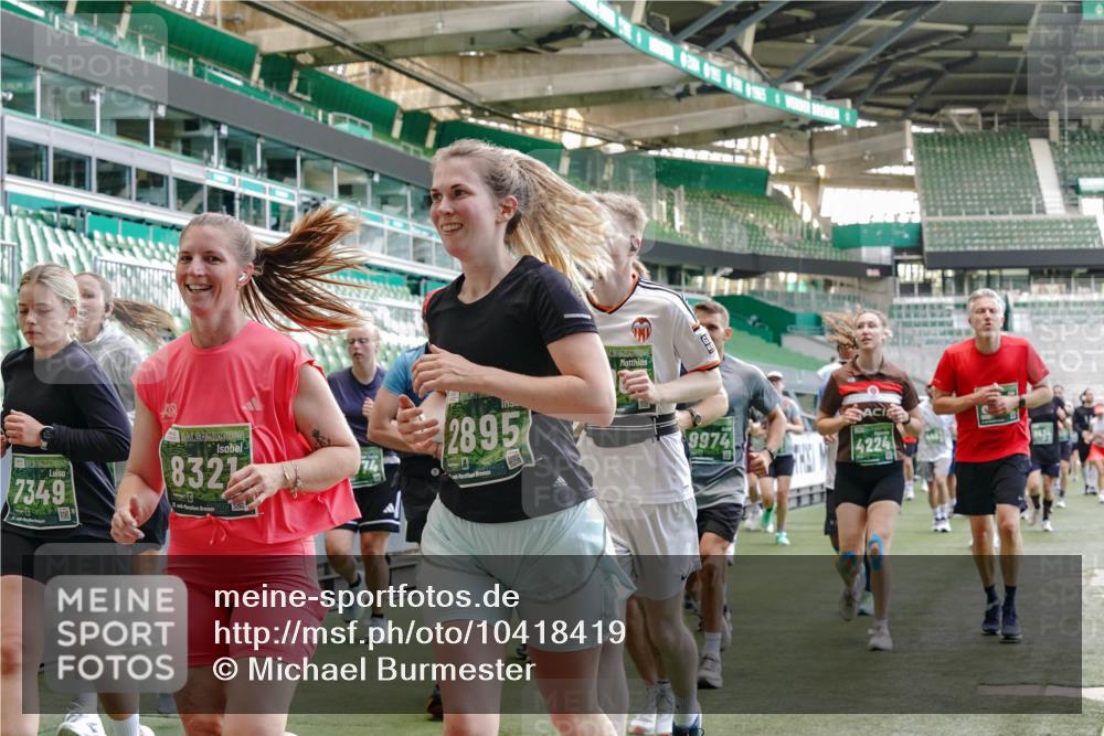 13.09.2026 - 21. swb-Marathon Bremen Michael Burmester http://msf.ph/oto/10418419 13.09.2026 13:20:34 Laufen im Stadion 333, 464, 512, 620, 704, 782, 938, 1066, 1129, 1156, 1158, 1316, 1409, 1439, 1446, 1676, 1697, 1756, 1808, 1815, 1846, 1916, 2010, 2028, 2064, 2139, 2201, 2240, 2258, 2278, 2315, 2349, 2394, 2395, 2414, 2417, 2437, 2501, 2519, 2533, 2551, 2588, 2626, 2689, 2694, 2695, 2702, 2703, 2722, 2736, 2756, 2793, 2843, 2886, 2983, 3004, 3010, 3017, 3018, 3031, 3035, 3036, 3037, 3046, 3059, 3070, 3074, 3102, 3116, 3139, 3144, 3189, 3243, 3263, 3264, 3310, 3315 meine-sportfotos.de