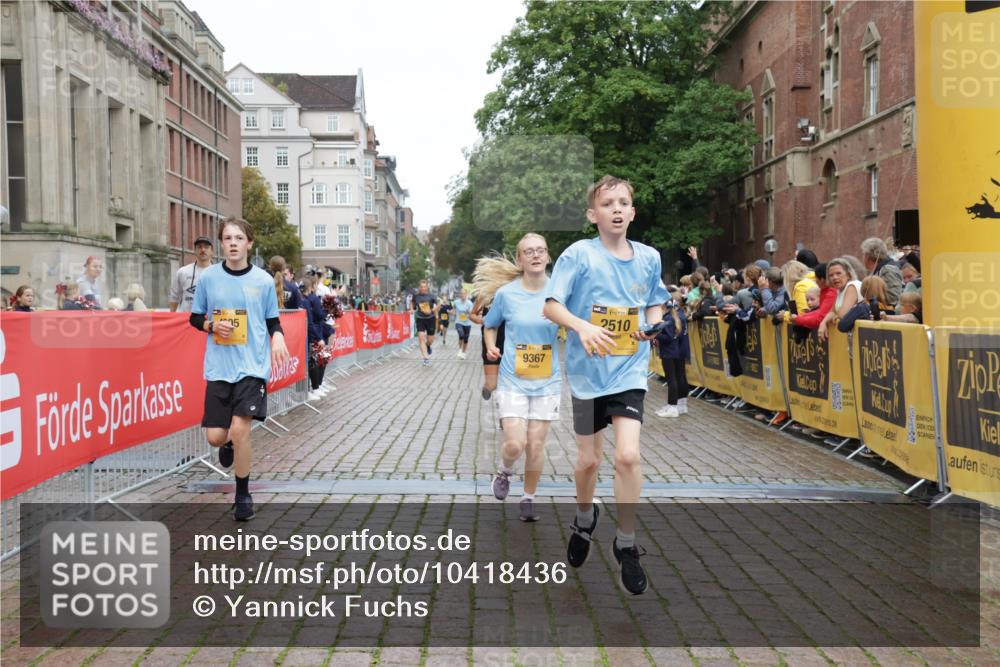 13.09.2026 - Kiel Lauf Yannick Fuchs http://msf.ph/oto/10418436 13.09.2026 09:39:49 Ziel 2123, 2510, 4090, 4605, 4862, 8620, 9367, 9782, 10031, 10769, 11034, 12172, 3522, 4104, 5272, 5398, 5869, 7216, 7431, 8591, 8807, 9351, 9444, 10303, 12833, 1120, 3416, 5081, 5946, 6209, 12715, 20, 5272, 5398, 5869, 7431, 12496, 12682, 12833 meine-sportfotos.de