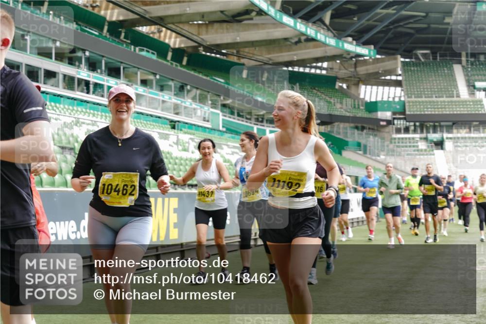 13.09.2026 - 21. swb-Marathon Bremen Michael Burmester http://msf.ph/oto/10418462 13.09.2026 10:43:10 Laufen im Stadion 10002, 10004, 10005, 10148, 10271, 10303, 10325, 10330, 10335, 10361, 10362, 10395, 10396, 10402, 10459, 10461, 10462, 10474, 10490, 10491, 10513, 10519, 10546, 10557, 10572, 10605, 10606, 10665, 10752, 10773, 10784, 10805, 10854, 10880, 10882, 10899, 10900, 10909, 10963, 10977, 11026, 11027, 11041, 11078, 11084, 11085, 11090, 11097, 11098, 11140, 11173, 11192, 11217, 11264, 11274, 11333, 11337, 11448, 11456, 11461, 11482 meine-sportfotos.de