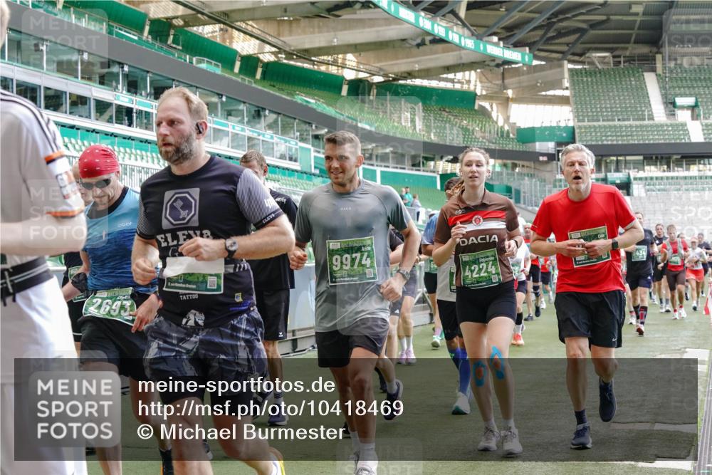 13.09.2026 - 21. swb-Marathon Bremen Michael Burmester http://msf.ph/oto/10418469 13.09.2026 13:20:35 Laufen im Stadion 333, 464, 512, 620, 704, 782, 938, 1066, 1129, 1156, 1158, 1177, 1316, 1409, 1439, 1446, 1676, 1697, 1756, 1808, 1815, 1846, 1916, 2010, 2028, 2064, 2139, 2201, 2240, 2258, 2278, 2315, 2349, 2394, 2395, 2414, 2417, 2437, 2501, 2519, 2533, 2551, 2588, 2626, 2689, 2694, 2695, 2702, 2703, 2722, 2736, 2756, 2793, 2843, 2886, 3004, 3010, 3017, 3018, 3031, 3035, 3036, 3037, 3046, 3059, 3070, 3074, 3102, 3116, 3139, 3144, 3189, 3243, 3263, 3264, 3310, 3315 meine-sportfotos.de