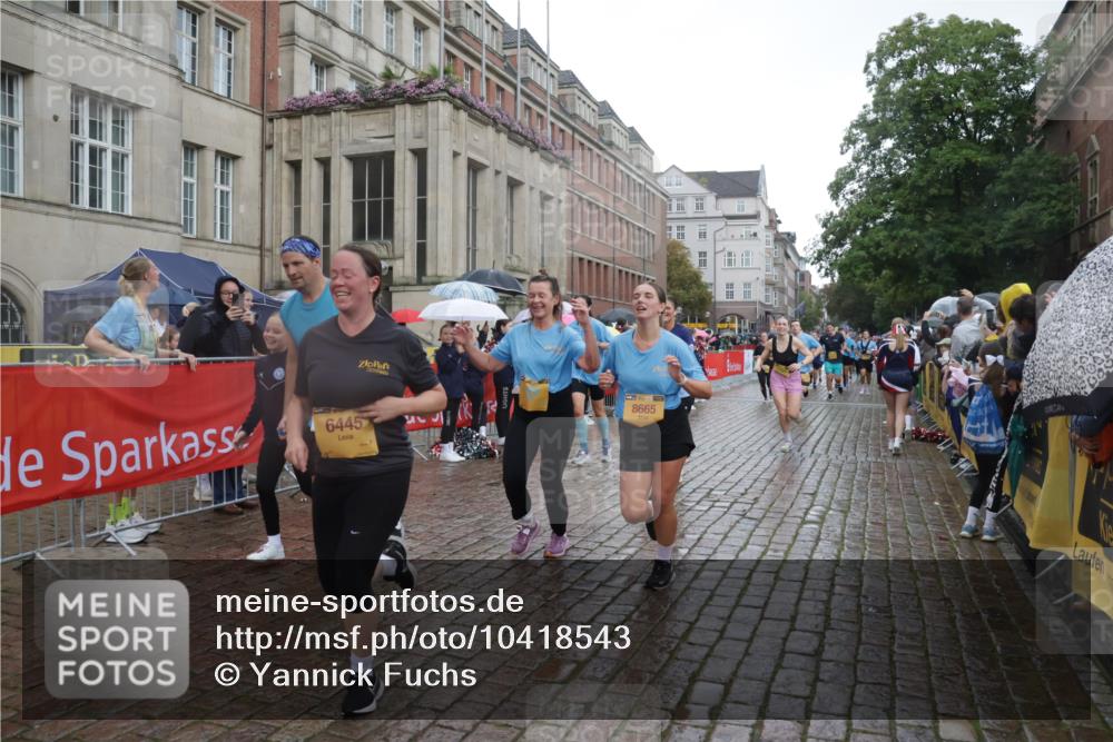 13.09.2026 - Kiel Lauf Yannick Fuchs http://msf.ph/oto/10418543 13.09.2026 10:50:40 Ziel 395, 952, 1737, 1904, 1921, 2521, 2530, 3238, 3295, 4279, 4875, 5426, 5430, 5549, 5800, 6666, 6864, 7224, 7229, 7266, 8105, 8131, 8768, 8848, 9013, 9433, 9599, 10028, 10029, 10192, 10198, 10391, 10486, 10968, 11684, 11960, 12092, 12262, 12429, 12602, 124, 177, 213, 274, 576, 706, 707, 723, 807, 835, 952, 1008, 1124, 1154, 1779, 1980, 2709, 3032, 3214, 3216, 3436, 3737, 3769, 3889, 3929, 4270, 4714, 4743, 4922, 5100, 5394, 5456, 5804, 6127, 6248, 6250, 6445, 6864, 7266, 7520 meine-sportfotos.de