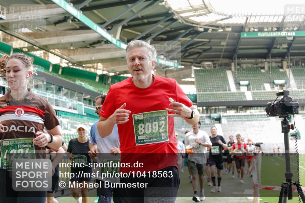 13.09.2026 - 21. swb-Marathon Bremen Michael Burmester http://msf.ph/oto/10418563 13.09.2026 13:20:37 Laufen im Stadion 333, 423, 464, 512, 620, 704, 782, 938, 1066, 1129, 1156, 1158, 1177, 1316, 1409, 1439, 1446, 1676, 1697, 1756, 1808, 1815, 1846, 1916, 2010, 2028, 2064, 2139, 2201, 2240, 2258, 2278, 2315, 2349, 2394, 2395, 2414, 2417, 2437, 2501, 2519, 2533, 2551, 2588, 2626, 2689, 2694, 2695, 2702, 2703, 2722, 2736, 2756, 2793, 2843, 2886, 3004, 3010, 3017, 3018, 3031, 3035, 3036, 3037, 3059, 3070, 3074, 3102, 3116, 3139, 3144, 3243, 3263, 3264, 3310, 3315 meine-sportfotos.de