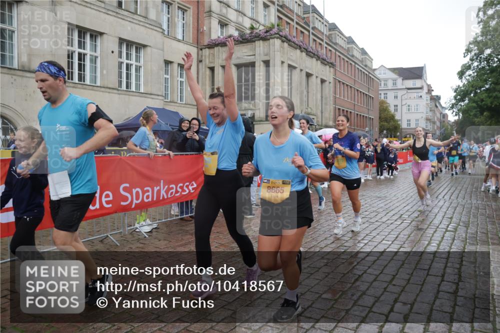 13.09.2026 - Kiel Lauf Yannick Fuchs http://msf.ph/oto/10418567 13.09.2026 10:50:40 Ziel 395, 952, 1737, 1904, 1921, 2521, 2530, 3238, 3295, 4279, 4875, 5426, 5430, 5549, 5800, 6666, 6864, 7224, 7229, 7266, 8105, 8131, 8768, 8848, 9013, 9433, 9599, 10028, 10029, 10192, 10198, 10391, 10486, 10968, 11684, 11960, 12092, 12262, 12429, 12602, 124, 177, 213, 274, 576, 706, 707, 723, 807, 835, 952, 1008, 1124, 1154, 1779, 1980, 2709, 3032, 3214, 3216, 3436, 3737, 3769, 3889, 3929, 4270, 4714, 4743, 4922, 5100, 5394, 5456, 5804, 6127, 6248, 6250, 6445, 6864, 7266, 7520 meine-sportfotos.de