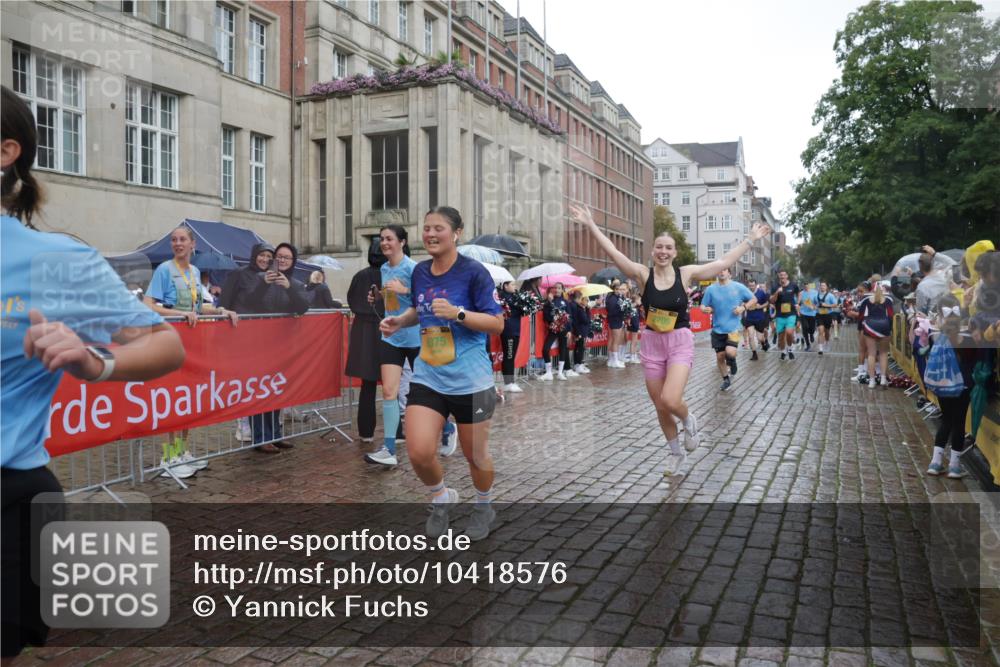 13.09.2026 - Kiel Lauf Yannick Fuchs http://msf.ph/oto/10418576 13.09.2026 10:50:41 Ziel 395, 715, 1737, 1904, 1921, 2521, 2530, 3238, 3295, 4279, 4875, 5426, 5430, 5549, 5800, 6666, 7224, 7229, 8105, 8131, 8768, 8848, 9013, 9433, 9599, 10028, 10029, 10192, 10198, 10391, 10968, 11684, 11960, 12092, 12262, 12429, 12602, 124, 177, 213, 274, 576, 706, 707, 723, 807, 835, 952, 1008, 1124, 1154, 1779, 1980, 2709, 3032, 3214, 3216, 3436, 3737, 3769, 3889, 3929, 4270, 4714, 4743, 4922, 5100, 5394, 5456, 5549, 5804, 6127, 6248, 6250, 6445, 6666, 6864, 7266, 7520 meine-sportfotos.de