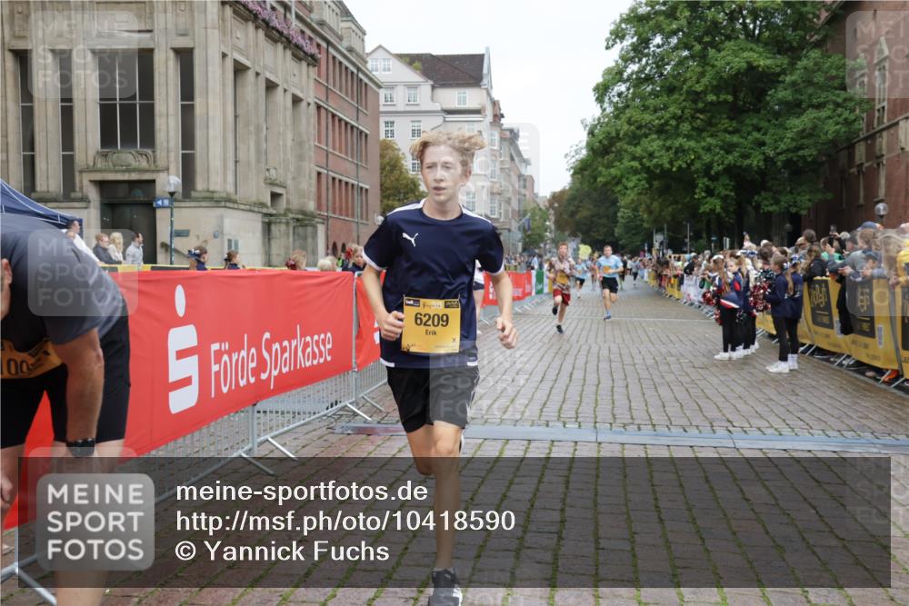 13.09.2026 - Kiel Lauf Yannick Fuchs http://msf.ph/oto/10418590 13.09.2026 09:39:58 Ziel 2123, 3416, 5946, 6209, 8620, 10031, 11034, 2510, 3522, 4090, 4104, 4605, 4862, 8591, 8807, 9351, 9367, 9444, 9782, 10303, 10769, 12172, 1120, 2546, 3724, 5081, 9734, 10413, 10418, 10825, 11410, 12715, 3522, 5272, 5398, 7216, 8591, 12833 meine-sportfotos.de