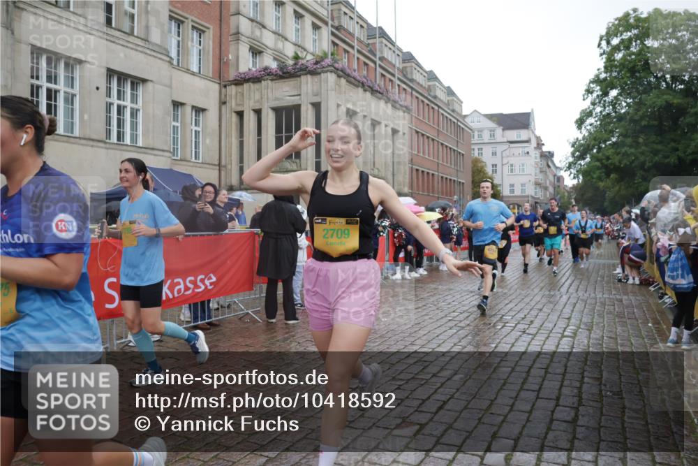 13.09.2026 - Kiel Lauf Yannick Fuchs http://msf.ph/oto/10418592 13.09.2026 10:50:42 Ziel 395, 715, 1737, 1904, 1921, 2029, 2521, 2530, 3238, 3295, 4279, 4875, 5426, 5430, 5800, 7224, 7229, 8105, 8131, 8768, 8848, 9013, 9599, 10028, 10029, 10192, 10198, 10391, 10968, 11684, 11960, 12092, 12262, 12602, 124, 177, 213, 274, 576, 706, 707, 807, 835, 952, 1008, 1124, 1154, 1779, 1980, 2709, 3032, 3214, 3216, 3436, 3737, 3769, 3889, 3929, 4270, 4714, 4743, 4922, 5100, 5394, 5456, 5549, 6127, 6248, 6250, 6666, 6864, 7266, 7520, 8131 meine-sportfotos.de