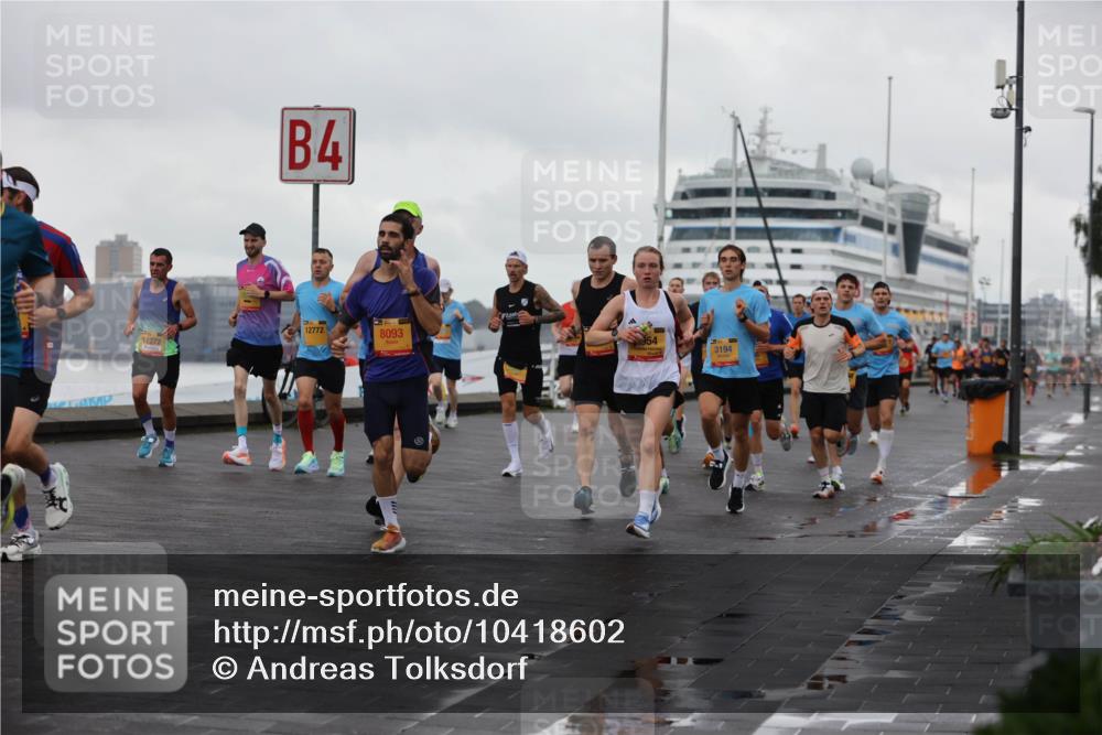 13.09.2026 - Kiel Lauf Andreas Tolksdorf http://msf.ph/oto/10418602 13.09.2026 10:57:11 Kiellinie 11272, 4, 12772, 8093, 3194 meine-sportfotos.de
