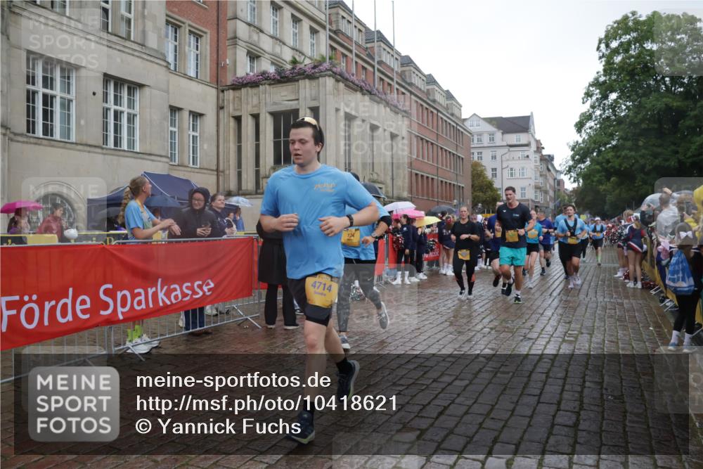 13.09.2026 - Kiel Lauf Yannick Fuchs http://msf.ph/oto/10418621 13.09.2026 10:50:44 Ziel 395, 715, 1737, 1921, 2029, 2521, 2530, 2578, 3238, 3295, 4279, 4875, 5426, 5430, 7224, 7229, 7314, 8105, 8768, 8848, 9013, 9508, 9599, 9798, 10028, 10029, 10192, 10198, 10391, 10968, 11684, 11960, 12092, 12262, 12602, 124, 177, 213, 274, 576, 706, 707, 807, 835, 952, 1008, 1124, 1154, 1779, 1904, 1980, 3032, 3214, 3216, 3436, 3737, 3769, 3889, 3929, 4270, 4714, 4743, 4922, 5100, 5394, 5456, 5549, 5800, 6127, 6248, 6250, 6666, 6864, 7266, 7520, 8131 meine-sportfotos.de