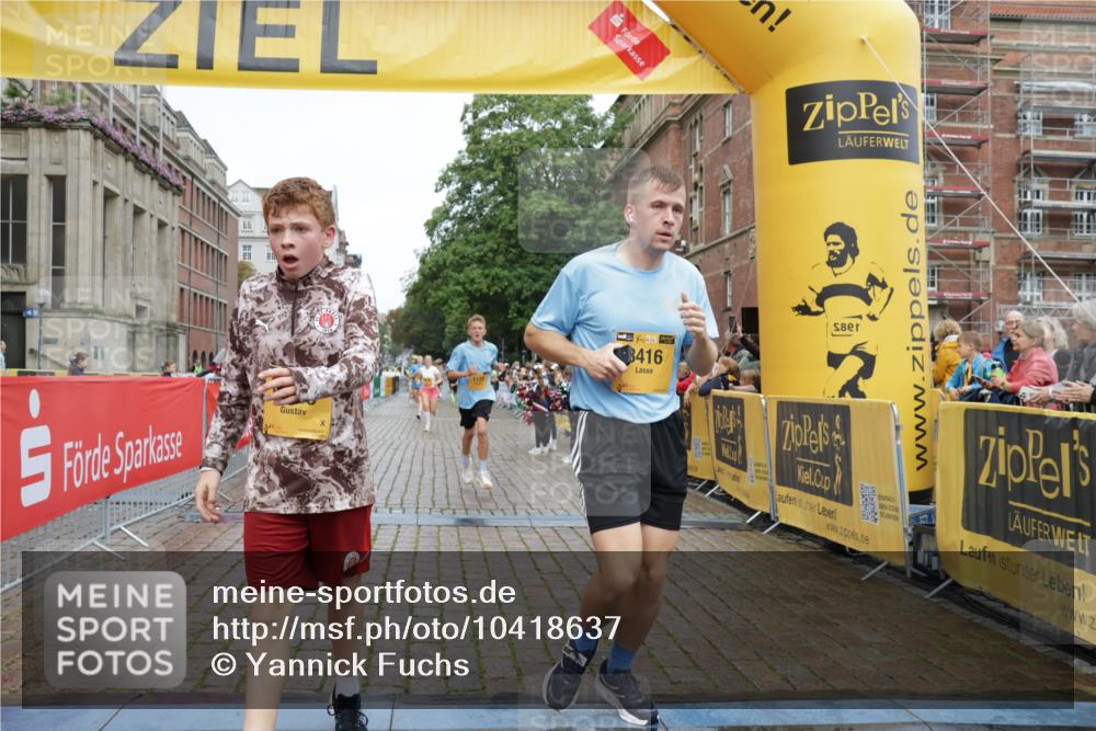 13.09.2026 - Kiel Lauf Yannick Fuchs http://msf.ph/oto/10418637 13.09.2026 09:40:05 Ziel 1120, 3416, 5081, 5946, 6209, 12715, 2123, 2510, 4090, 4605, 4862, 8620, 9351, 9367, 9444, 9782, 10031, 10303, 10769, 11034, 12172, 2284, 2546, 2695, 3724, 4987, 9734, 10413, 10418, 10825, 10971, 11410, 3522, 4104, 8591, 8807 meine-sportfotos.de