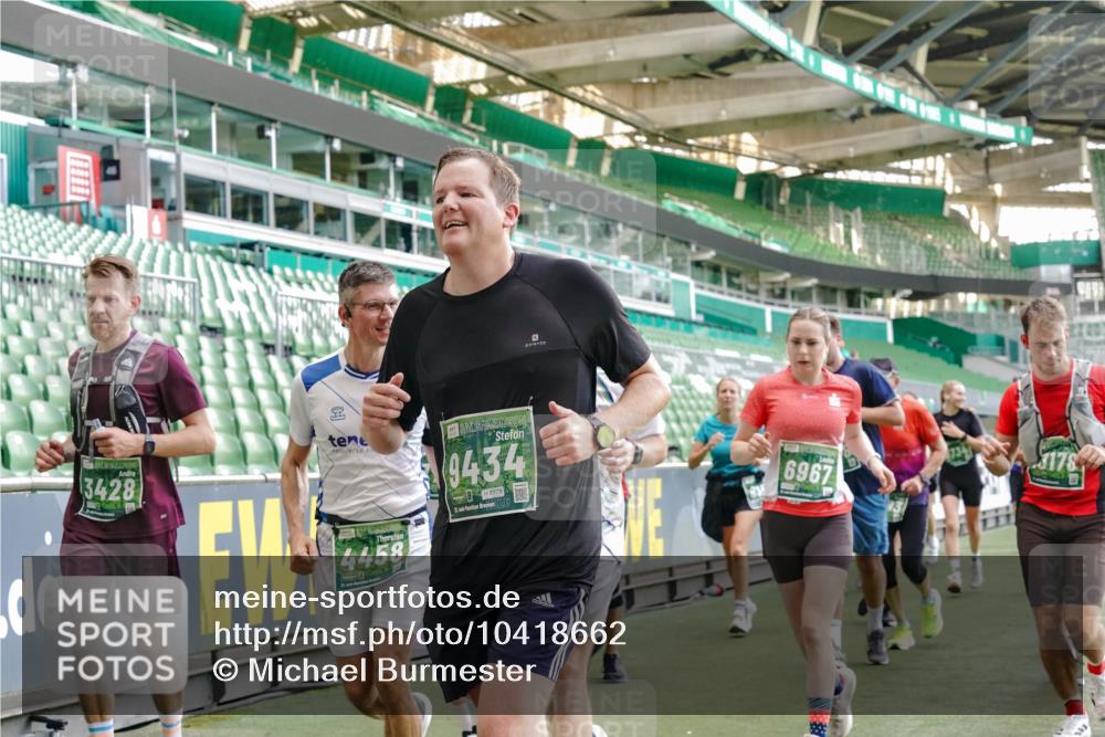 13.09.2026 - 21. swb-Marathon Bremen Michael Burmester http://msf.ph/oto/10418662 13.09.2026 13:20:42 Laufen im Stadion 333, 423, 464, 512, 620, 704, 782, 938, 1066, 1129, 1156, 1158, 1177, 1316, 1409, 1439, 1446, 1676, 1697, 1756, 1808, 1815, 1846, 1916, 2010, 2028, 2064, 2139, 2201, 2240, 2258, 2278, 2315, 2349, 2394, 2395, 2414, 2417, 2437, 2501, 2519, 2533, 2551, 2588, 2626, 2689, 2694, 2695, 2702, 2703, 2722, 2736, 2756, 2793, 2828, 2886, 2954, 3004, 3010, 3017, 3018, 3035, 3036, 3037, 3059, 3070, 3074, 3102, 3116, 3139, 3144, 3243, 3263, 3264, 3310, 3315 meine-sportfotos.de